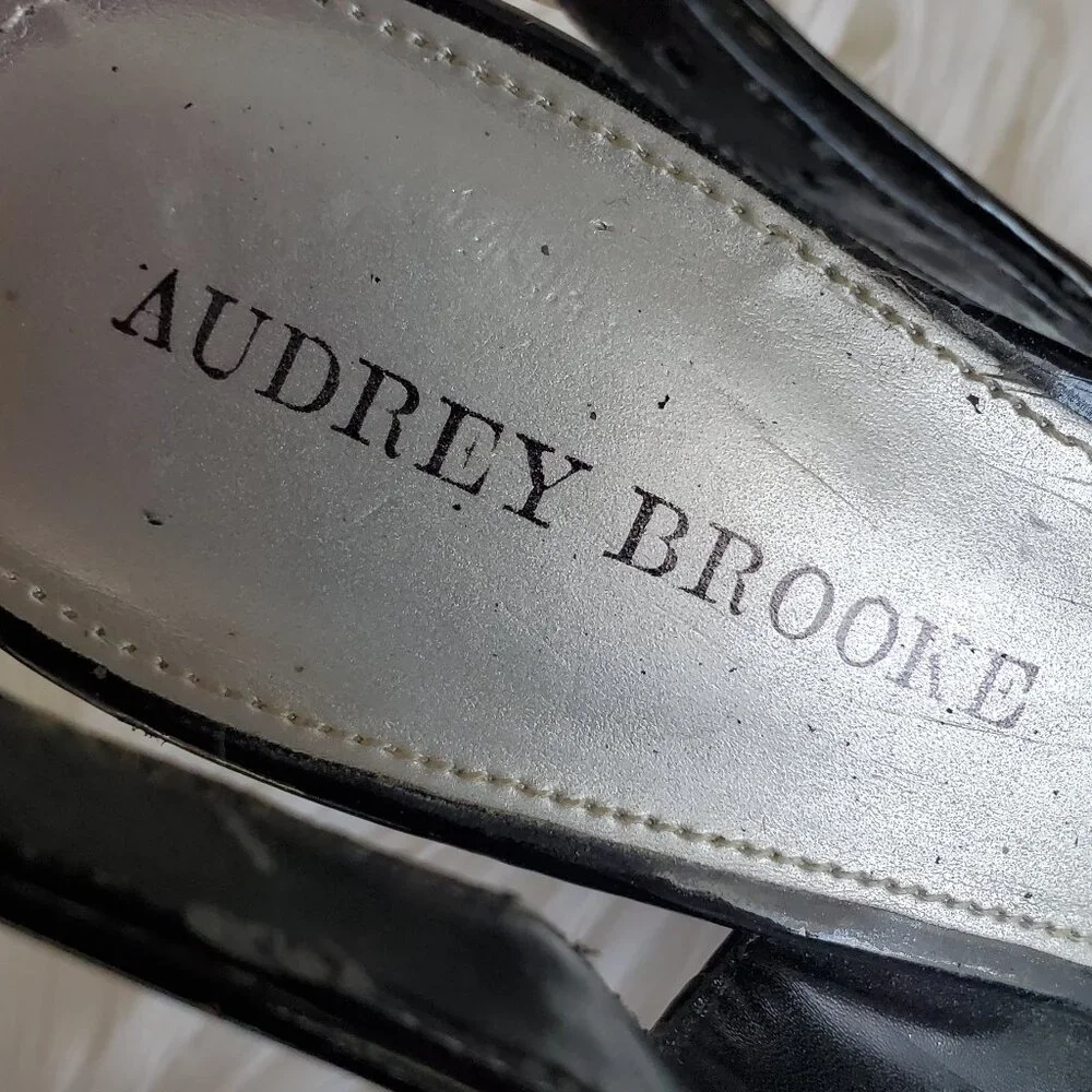 Audrey Brooke Black/White Espadrilles Peep Toe Wedge Sandals SZ 8